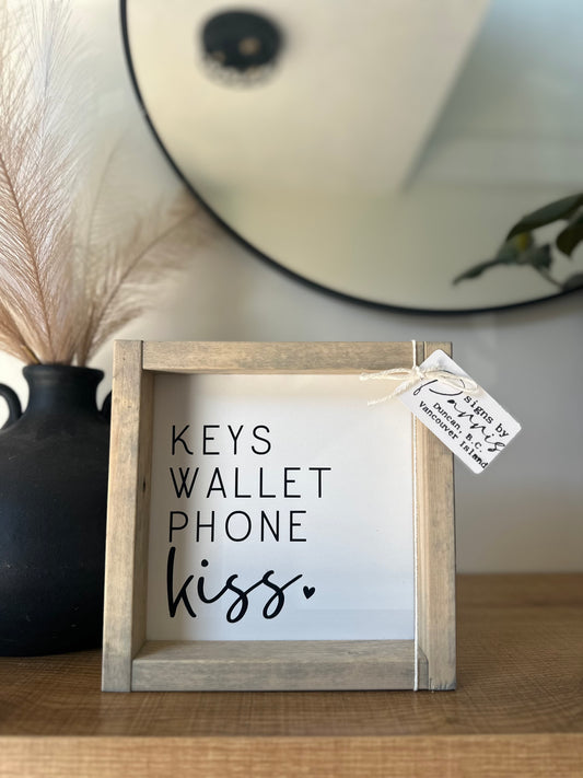 Keys wallet phone kiss